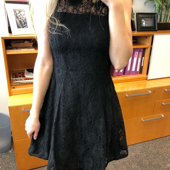 Banana Republic little black dress - Picture 2 of 3